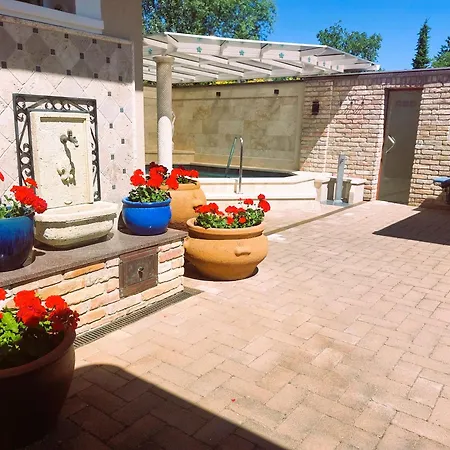 לינה וארוחת בוקר Fedasz Dental Szallashely Pilisvörösvár